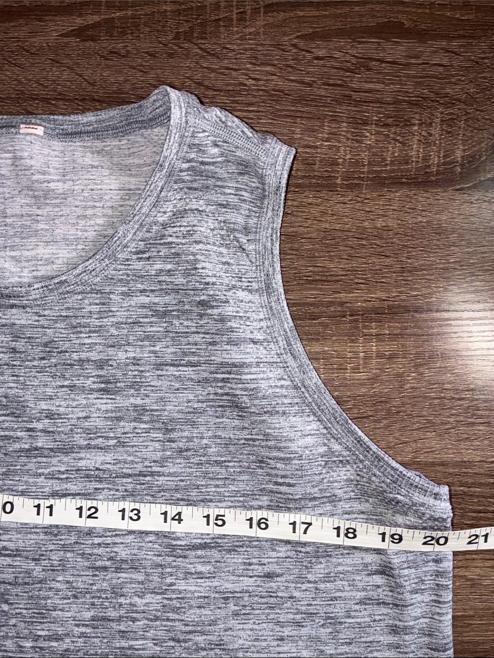 Women’s EUC Size 8 Lululemon Heather Gray Sleeveless Tank - Picture 5 of 7